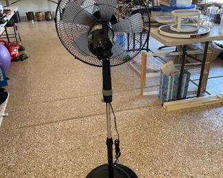 Holmes 16in Floor Fan HSF1670	48 in tall	
