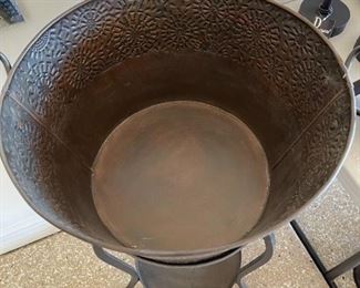 Metal planter/ice bucket with stand decor	34 in tall 18 in diameter	
