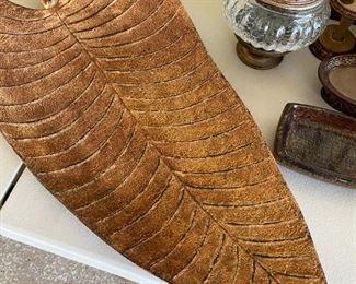 Metal Palm leaf bowl Decor	27.5x13.5	

