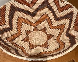 Southwest Weave Basket Decor Polychrome flower Pattern	25.75 diameter x 8.5 in tall inches no	

