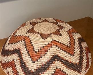Southwest Weave Basket Decor Polychrome flower Pattern	25.75 diameter x 8.5 in tall inches no	
