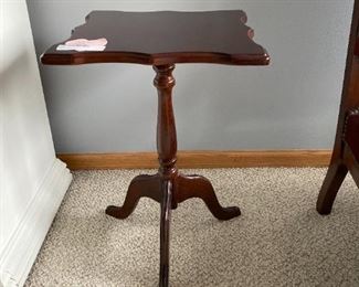 18 Accent table
