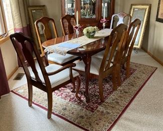25 Dining room table chairs