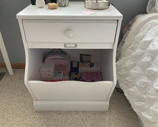 39 White night stand