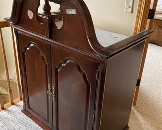 110 Armoire dresser