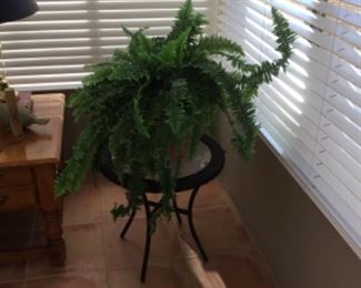 Table that matches sun room chairs