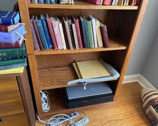 Items in shelf in office