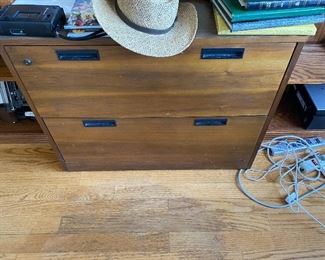 Filing cabinet - 2 drawer