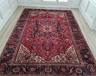STUNNING hand-woven Persian Heriz rug, measures 12' 3" x 8' 6".