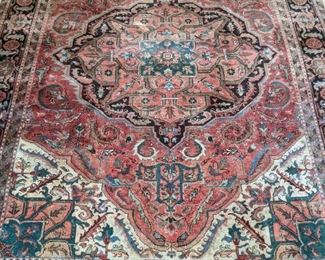 BEAUTIFUL Persian hand-woven Heriz, 100% wool face rug, measures 11' x 7' 8".