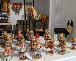 One of three pictures, providing close-ups of the Hummel dorf.