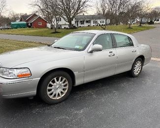 2007’ Lincoln Town Car. One owner 112,000. Will need water pump 