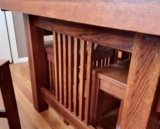 Detail, Oak Express mission-style dining room table + 6 chairs