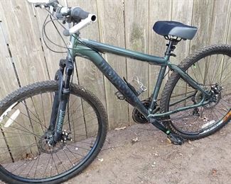 Mongoose Deception 29 mountain bike