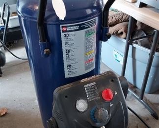 Campbell & Hausfeld 20gal/125PSI compressor