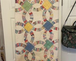 Double wedding ring vintage quilt