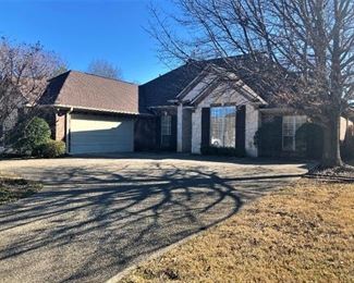 This great Ashmore gated community 2720 sq. ft. garden home, offered by Diane Hodge Horton with Cornerstone, has an option pending; contents and consignments must go!