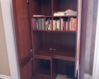 Computer work station / armoire $200