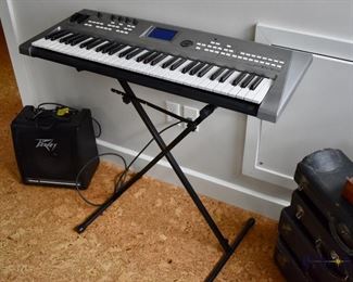 Yamaha keyboard MM6 with stand