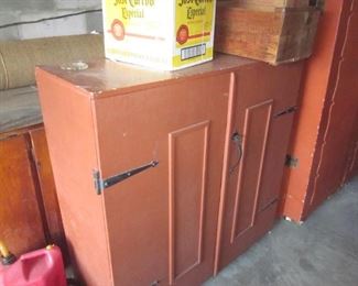 WONDER WHAT'S IN THERE?