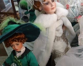 FASHIONABLE LADY PORCELAIN DOLLS