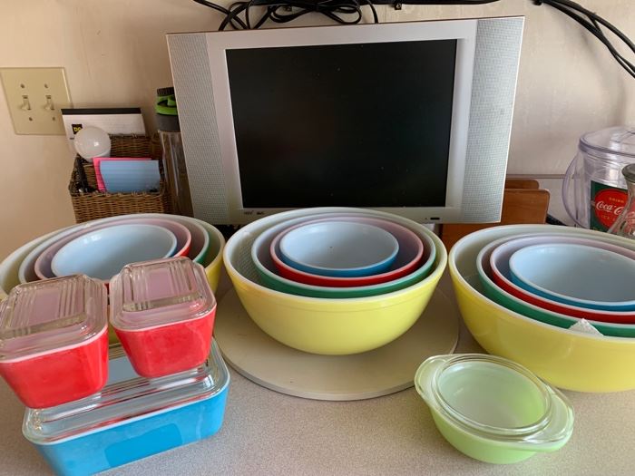 Pyrex nesting bowl sets