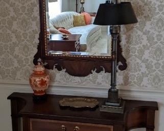 Columbia Furniture: Hall/Entry Table