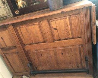Vintage Expandable Bar