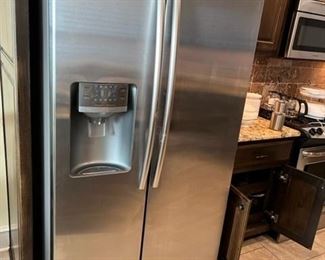 Like new stainless steal refrigerator!