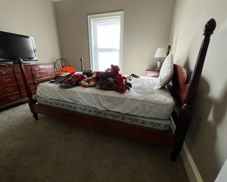Another view of full size bed