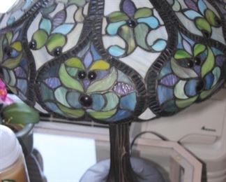 Medium size Tiffany Style table lamp.