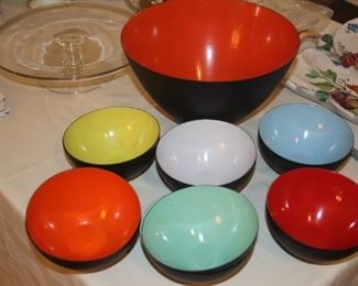 12 bowls and large serving bowl Metalac salad set.