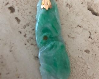 14k jade pendant