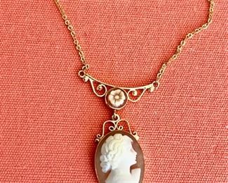 18k gold cameo on 18l chain