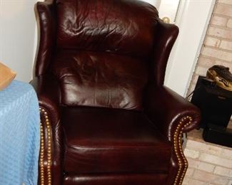 Leather wingback recliner w/tack trim