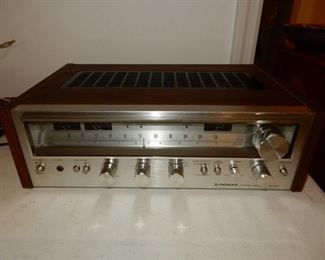 Pioneer Receiver (powers on, needs servicing)