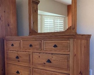 Pine Bedroom Suite: King Bed Frame, 2 Nightstands, Dresser w Mirror