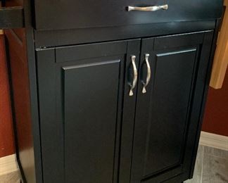 Kitchen Island w Extendable Top