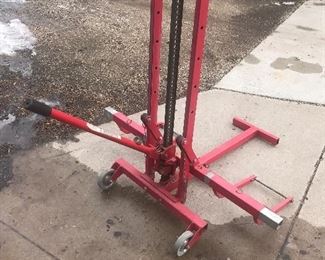 Rider lawn mower lift