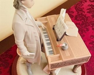 $325 Lladro "Young Beethoven" 1998-2000 edition 435 of 2000
