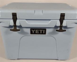 YETI Tundra 35 Aquifer Blue Cooler