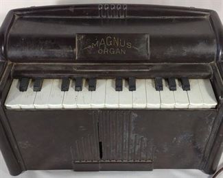 Magnus 1510 Bakelite Mini Organ (works)