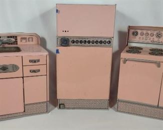 Pink Wolverine Tin Toy Kitchen Play Set