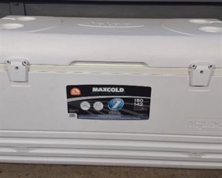 Igloo Maxcold 150 quart Ice Chest / Cooler