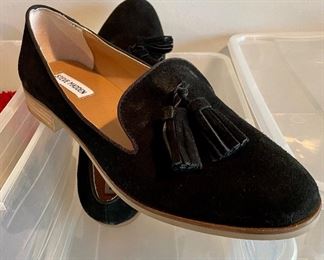 Cole Haan, Sperry, Kate Spade, Coach, Converse, New Balance, and MORE! Huge collection of size 10 women’s shoes. Many are brand new / never been worn! $18