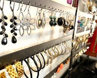 SO many earrings at this sale!