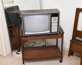 Vintage RCA Television w/ Remote