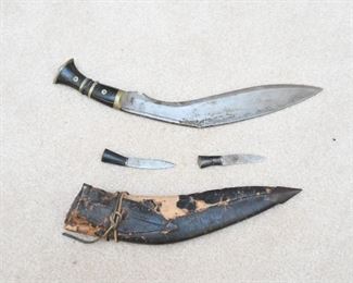 Antique Scimitar w/ throwing knives