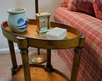 Modern 2 tier end table 