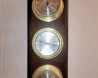Temperature/Barometer gauge